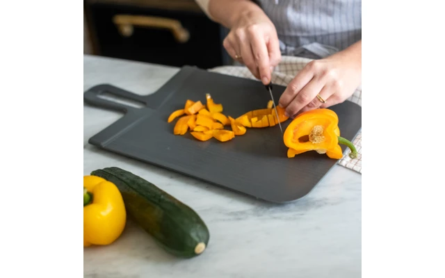 Koziol Schneidebrett Snap L Nature Ash Grey 1 Koziol Schneidebrett Snap L Nature Ash Grey